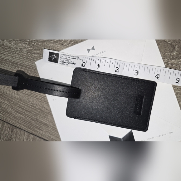 NWOT Black AWAY Leather Luggage Tag - Picture 3 of 4